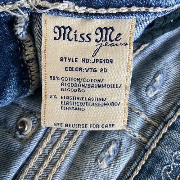 Miss Me Cutoff Shorts 27 - Picture 6 of 6